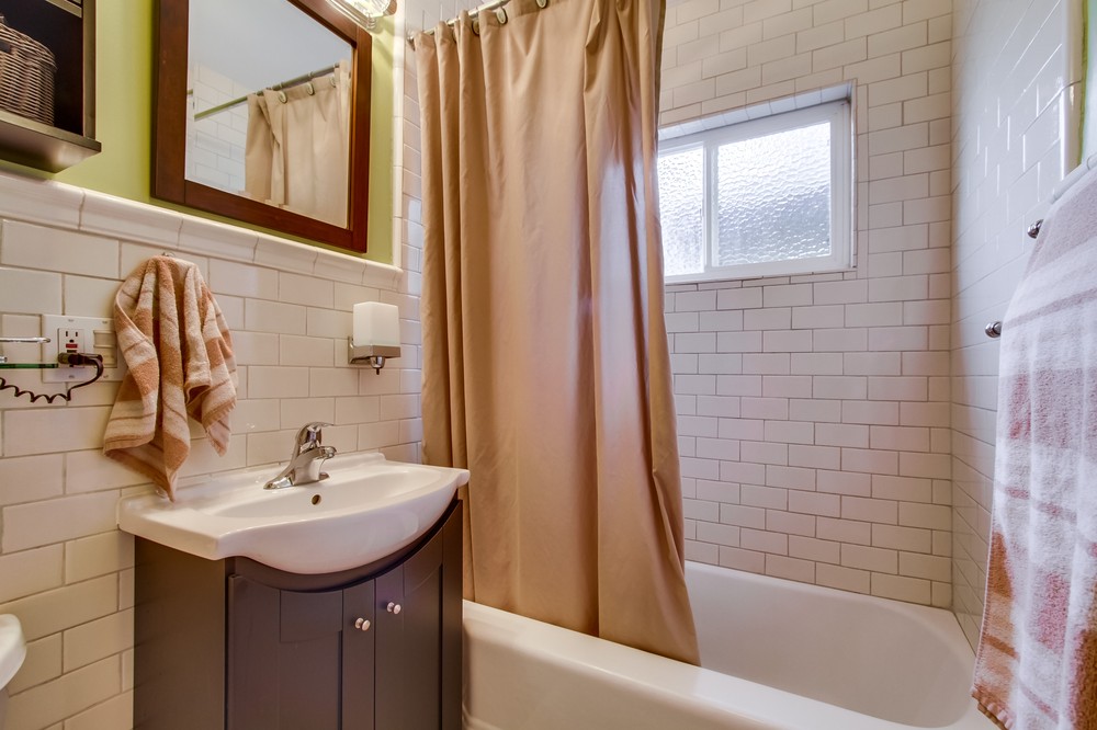 Virtual tour photo 14 of 26 for 2351 Shamrock St