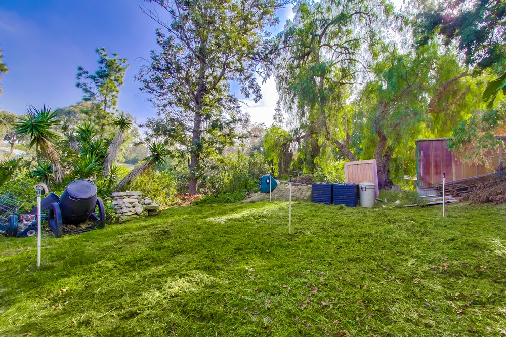 Virtual tour photo 25 of 26 for 2351 Shamrock St