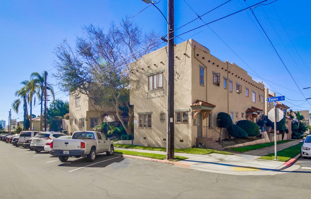 Virtual tour photo 5 of 33 for 2352 1/2 Third Ave