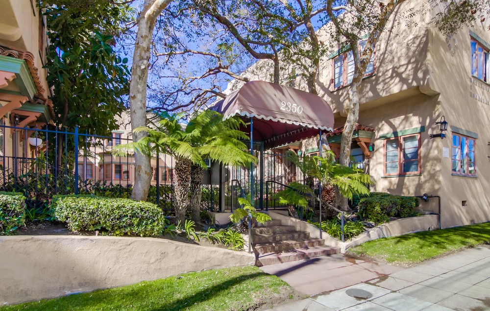 Virtual tour photo 6 of 33 for 2352 1/2 Third Ave