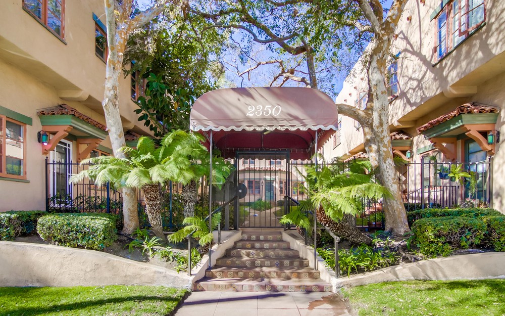 Virtual tour photo 7 of 33 for 2352 1/2 Third Ave