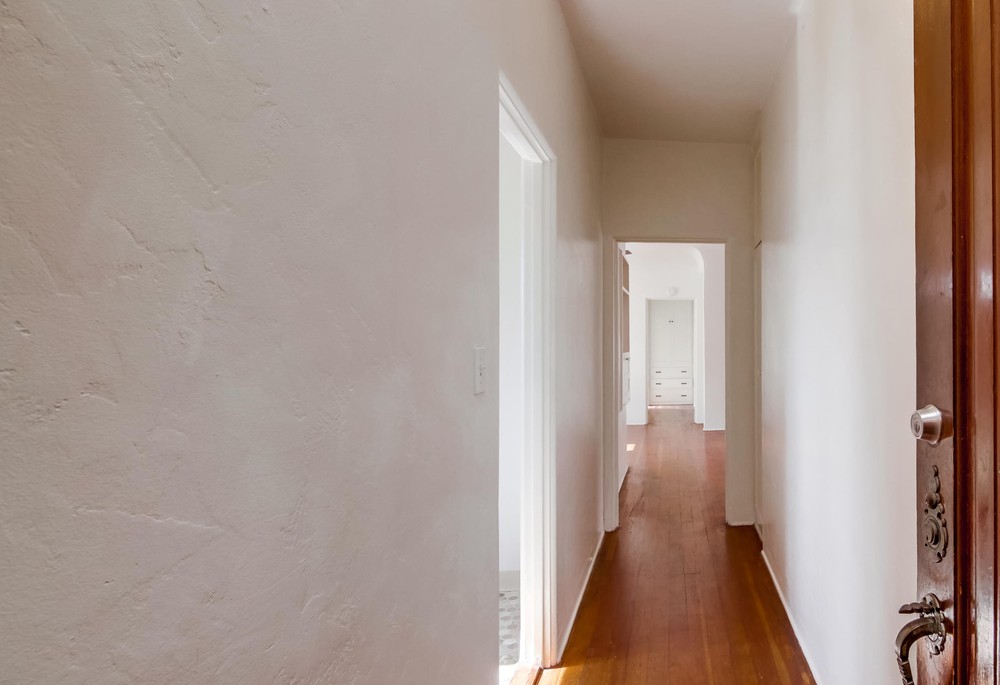 Virtual tour photo 12 of 33 for 2352 1/2 Third Ave