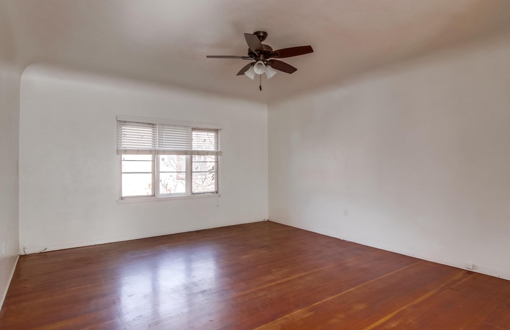 Virtual tour photo 13 of 33 for 2352 1/2 Third Ave
