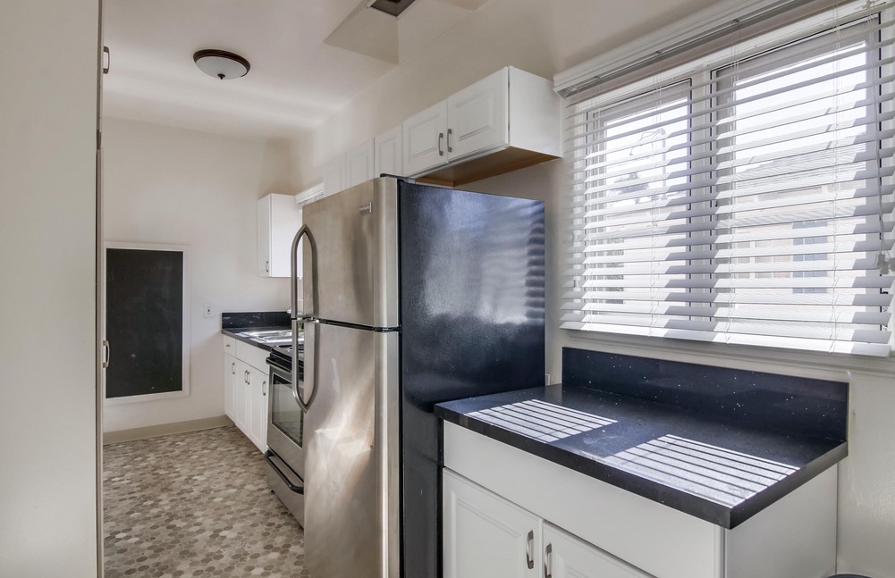 Virtual tour photo 23 of 33 for 2352 1/2 Third Ave