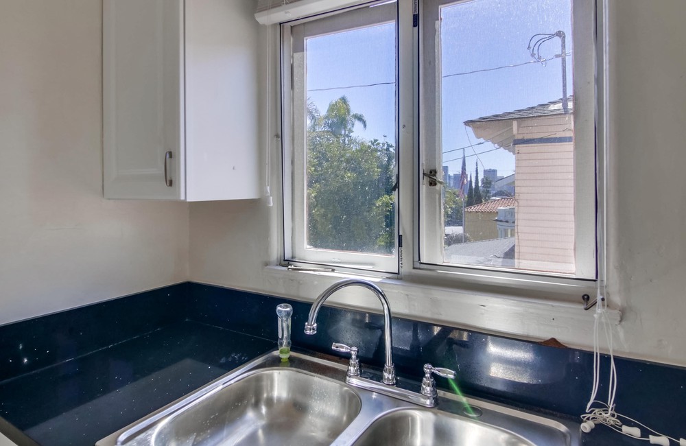 Virtual tour photo 26 of 33 for 2352 1/2 Third Ave