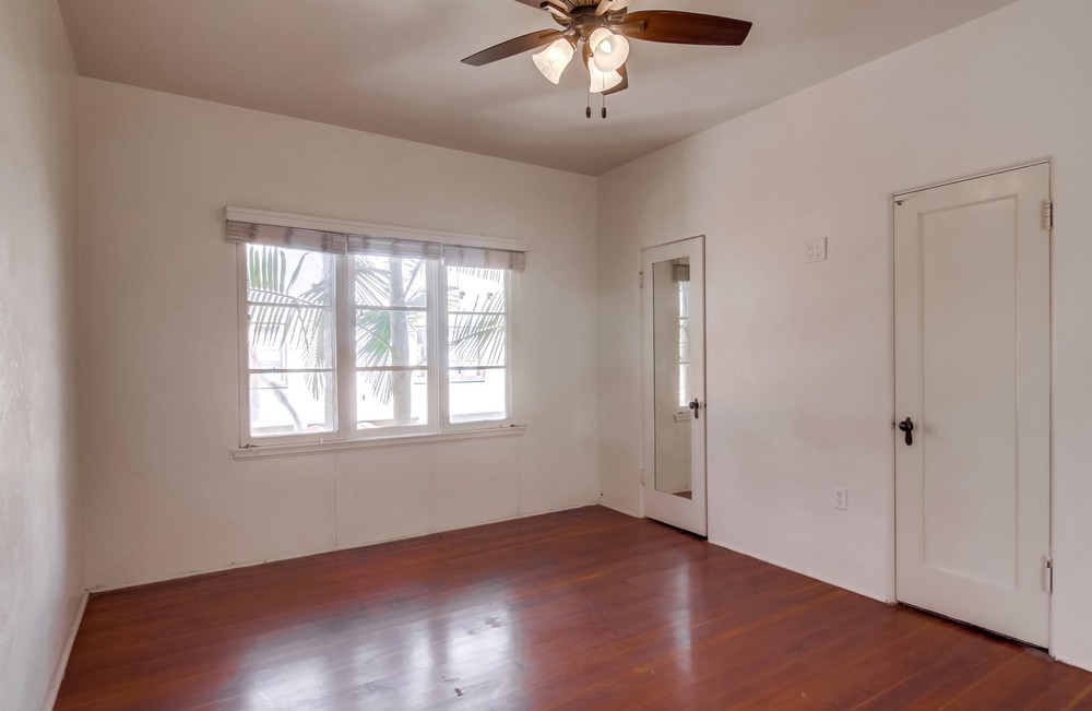 Virtual tour photo 30 of 33 for 2352 1/2 Third Ave