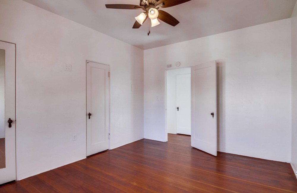 Virtual tour photo 31 of 33 for 2352 1/2 Third Ave