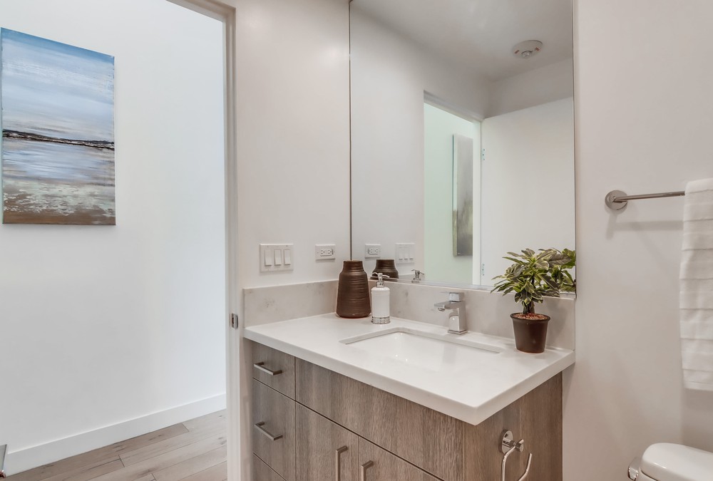 Virtual tour photo 33 of 53 for 2353 Front St