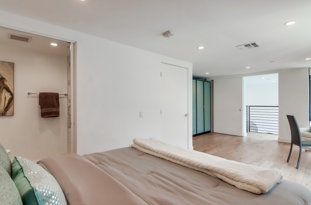 Virtual tour photo 38 of 53 for 2353 Front St