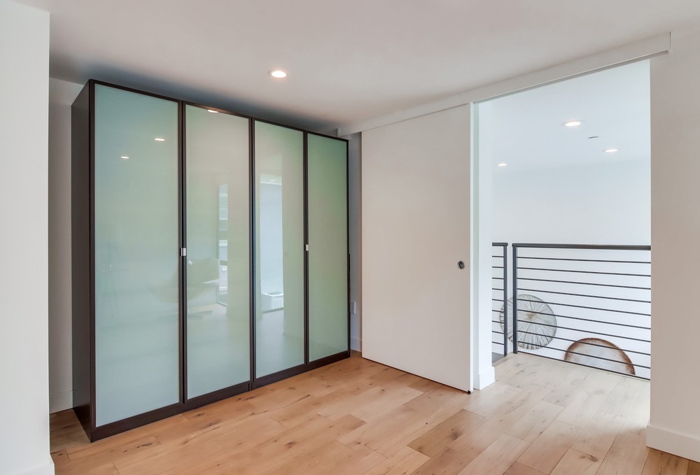 Virtual tour photo 39 of 53 for 2353 Front St