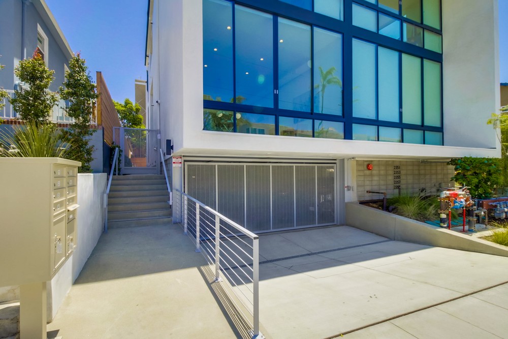 Virtual tour photo 5 of 47 for 2353 Front St