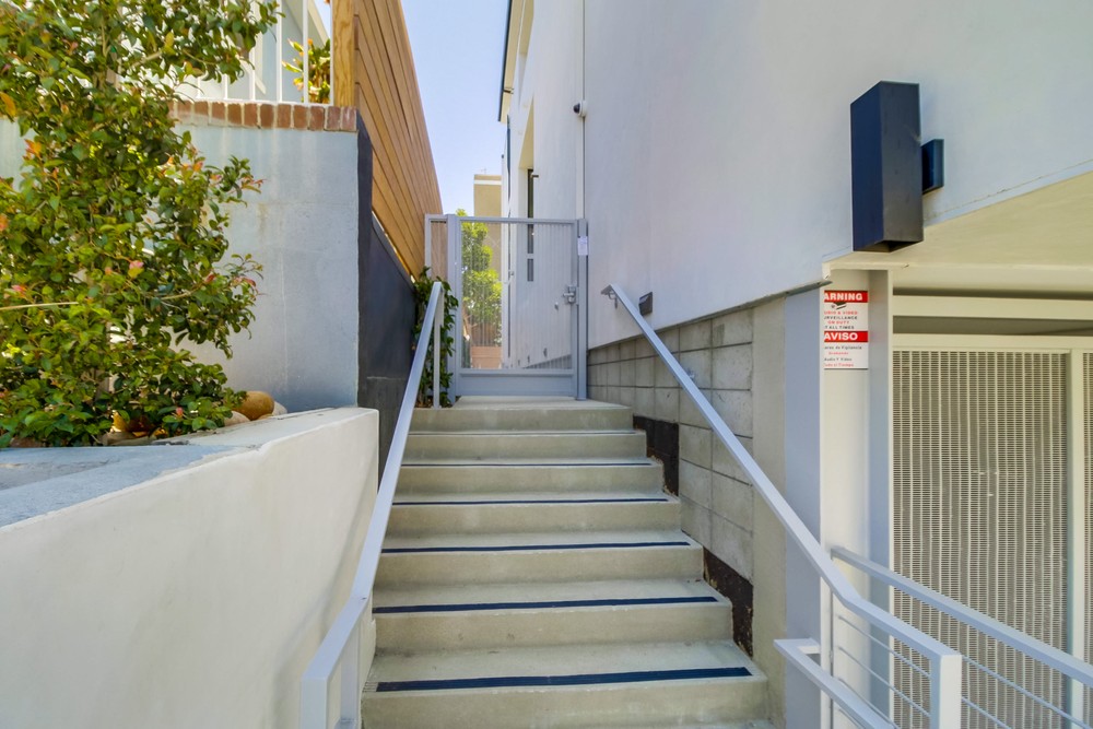 Virtual tour photo 6 of 47 for 2353 Front St