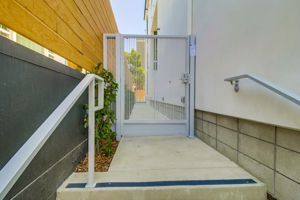 Virtual tour photo 7 of 47 for 2353 Front St