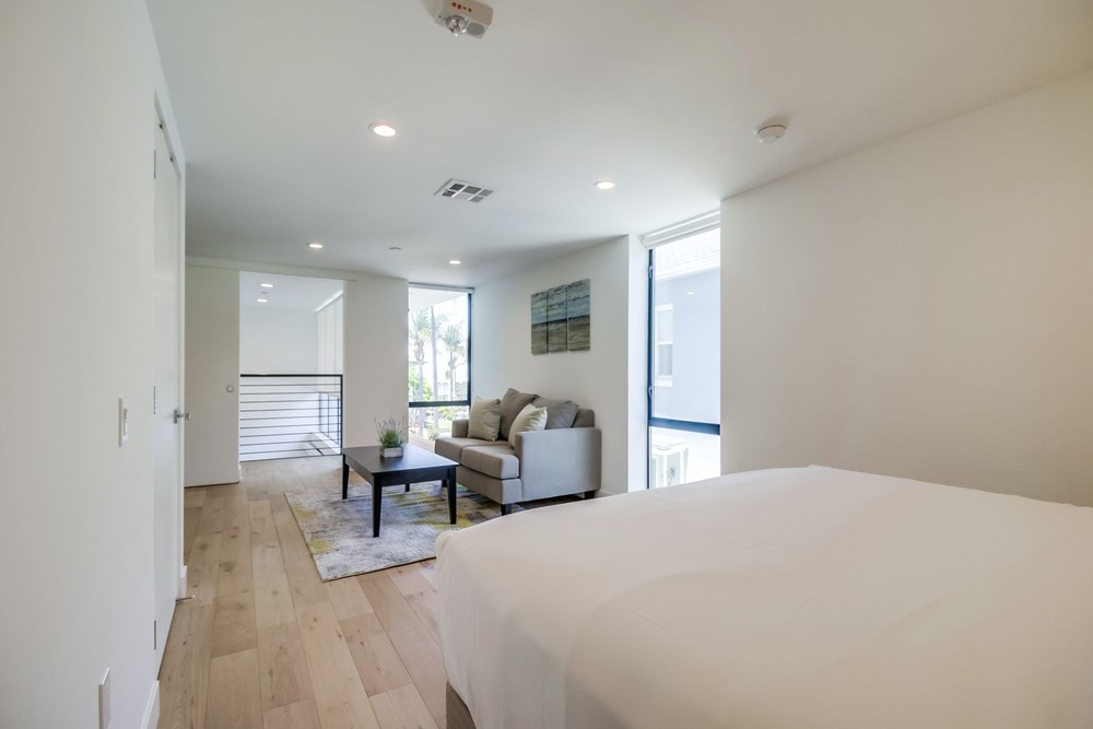 Virtual tour photo 37 of 47 for 2353 Front St