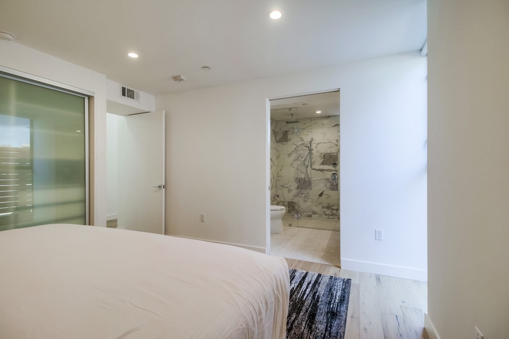 Virtual tour photo 43 of 47 for 2353 Front St