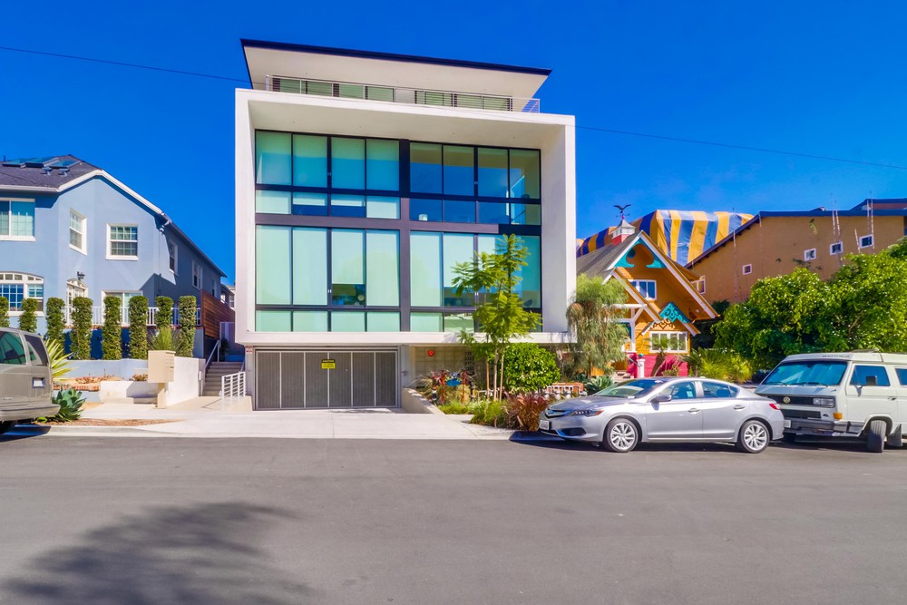 Virtual tour photo 1 of 37 for 2355 Front St #3