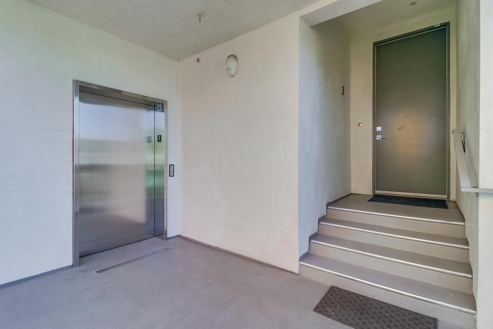 Virtual tour photo 6 of 37 for 2355 Front St #3
