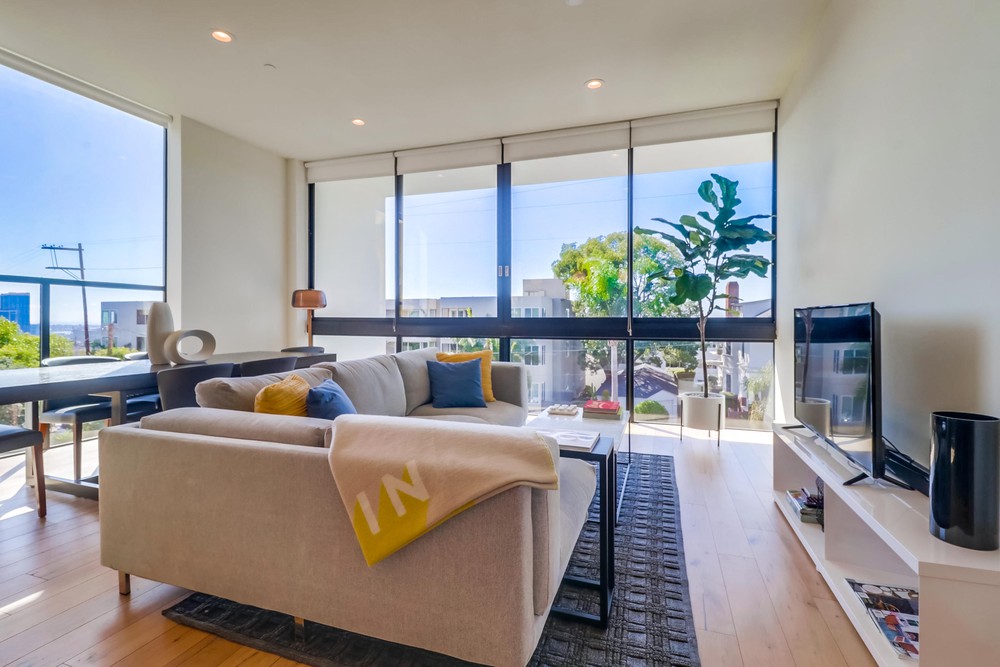 Virtual tour photo 9 of 37 for 2355 Front St #3