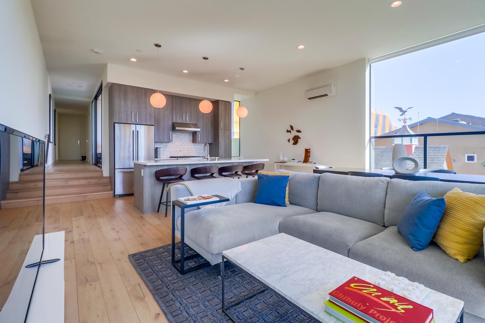 Virtual tour photo 11 of 37 for 2355 Front St #3