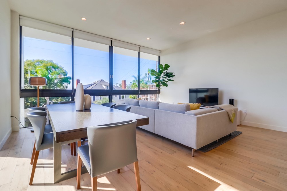 Virtual tour photo 14 of 37 for 2355 Front St #3