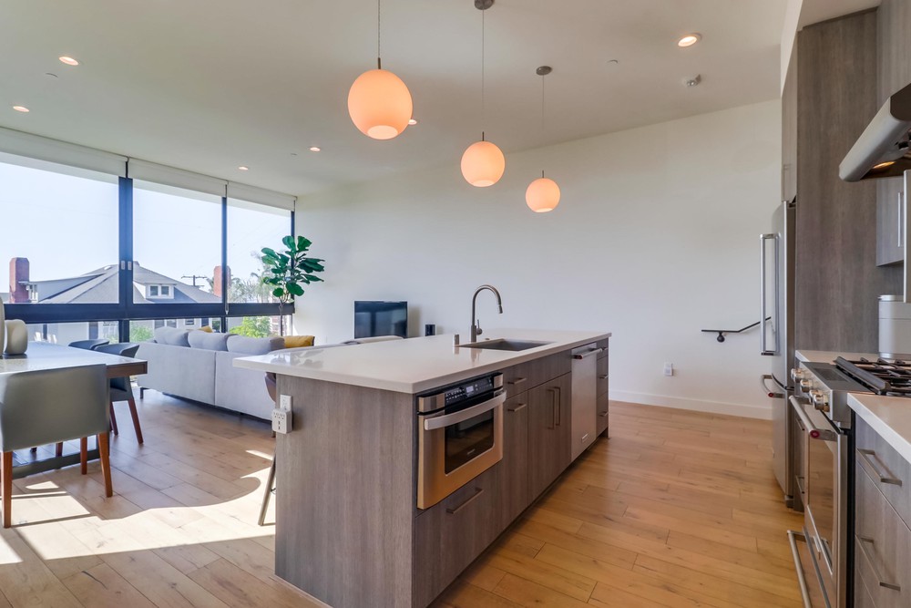 Virtual tour photo 18 of 37 for 2355 Front St #3