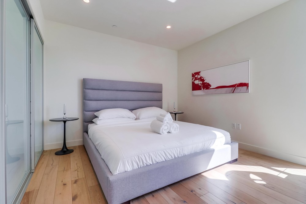 Virtual tour photo 22 of 37 for 2355 Front St #3