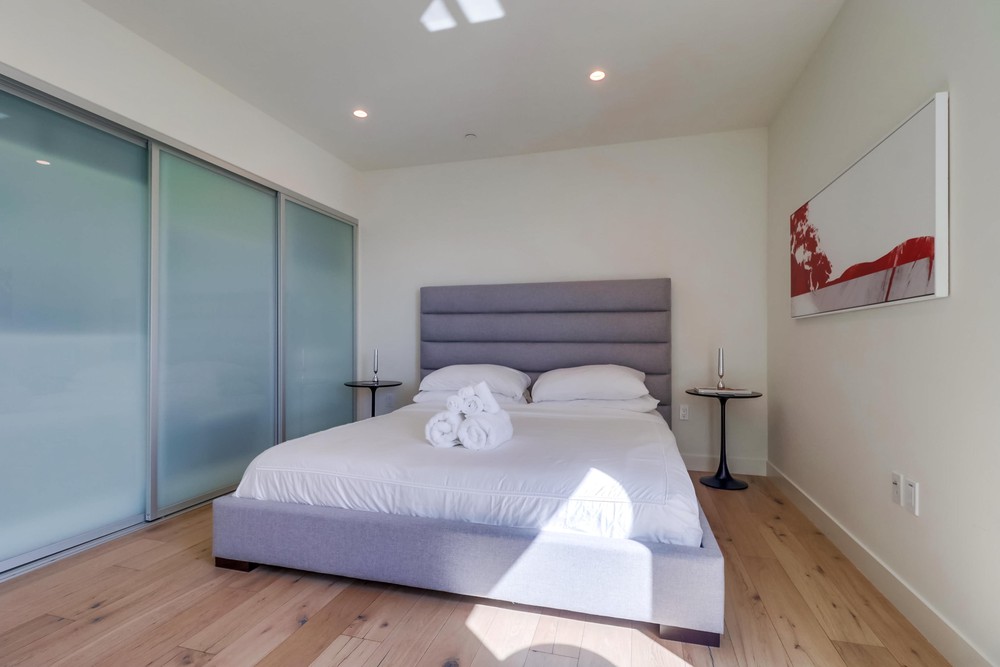 Virtual tour photo 24 of 37 for 2355 Front St #3