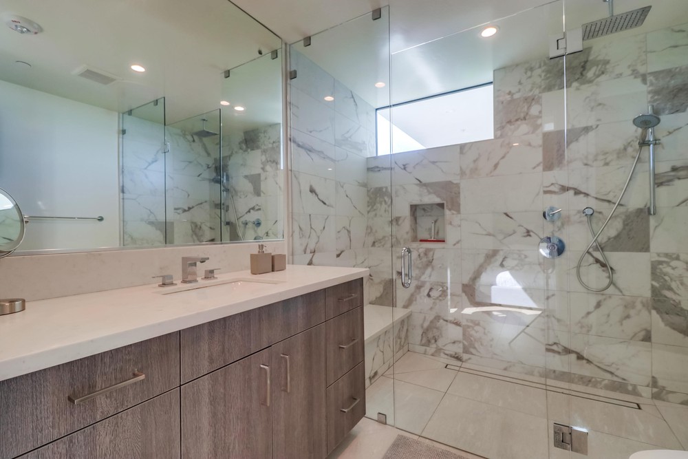 Virtual tour photo 25 of 37 for 2355 Front St #3