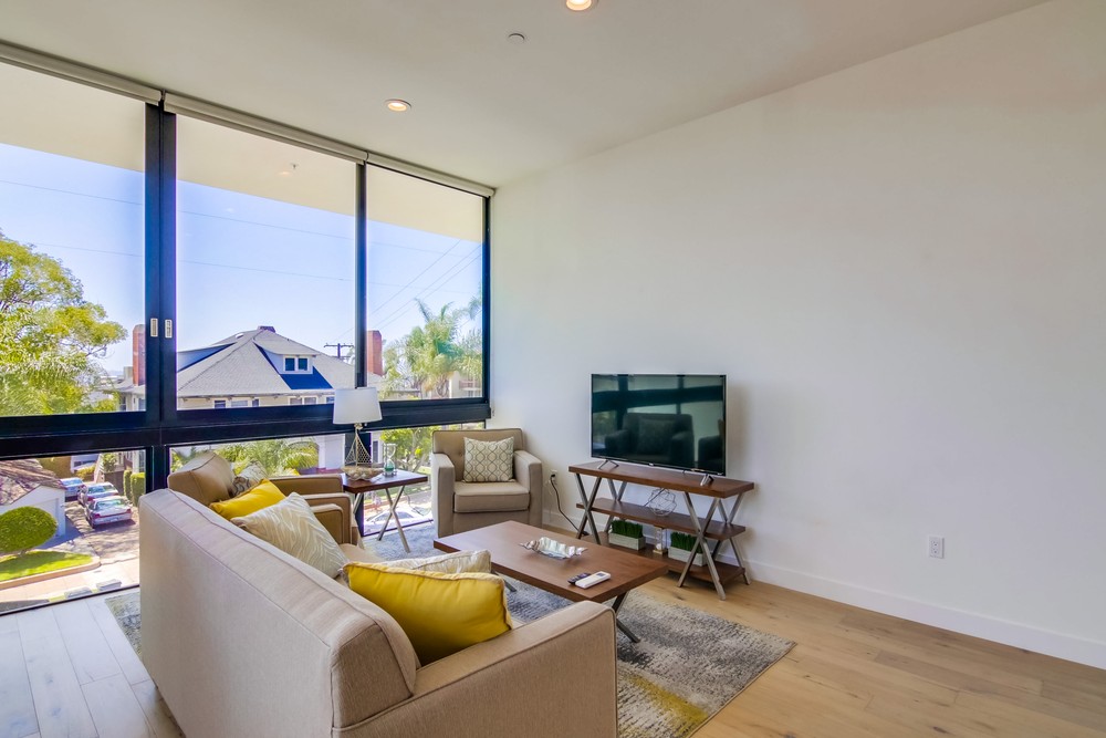 Virtual tour photo 3 of 46 for 2355 Front St