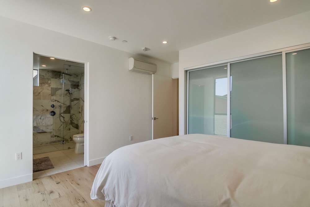 Virtual tour photo 35 of 46 for 2355 Front St