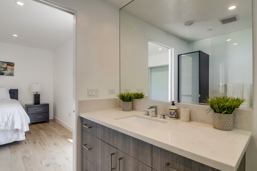 Virtual tour photo 38 of 46 for 2355 Front St