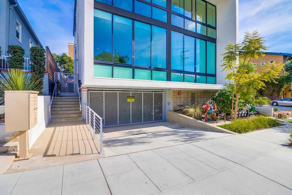 Virtual tour photo 5 of 39 for 2357 Front St