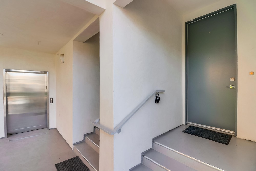 Virtual tour photo 7 of 39 for 2357 Front St