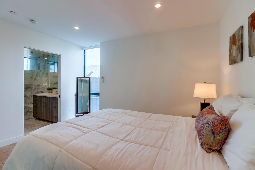 Virtual tour photo 30 of 39 for 2357 Front St