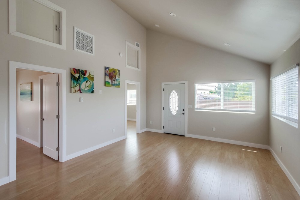 Virtual tour photo 7 of 22 for 2360 Casement St