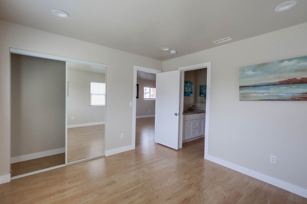 Virtual tour photo 19 of 22 for 2360 Casement St