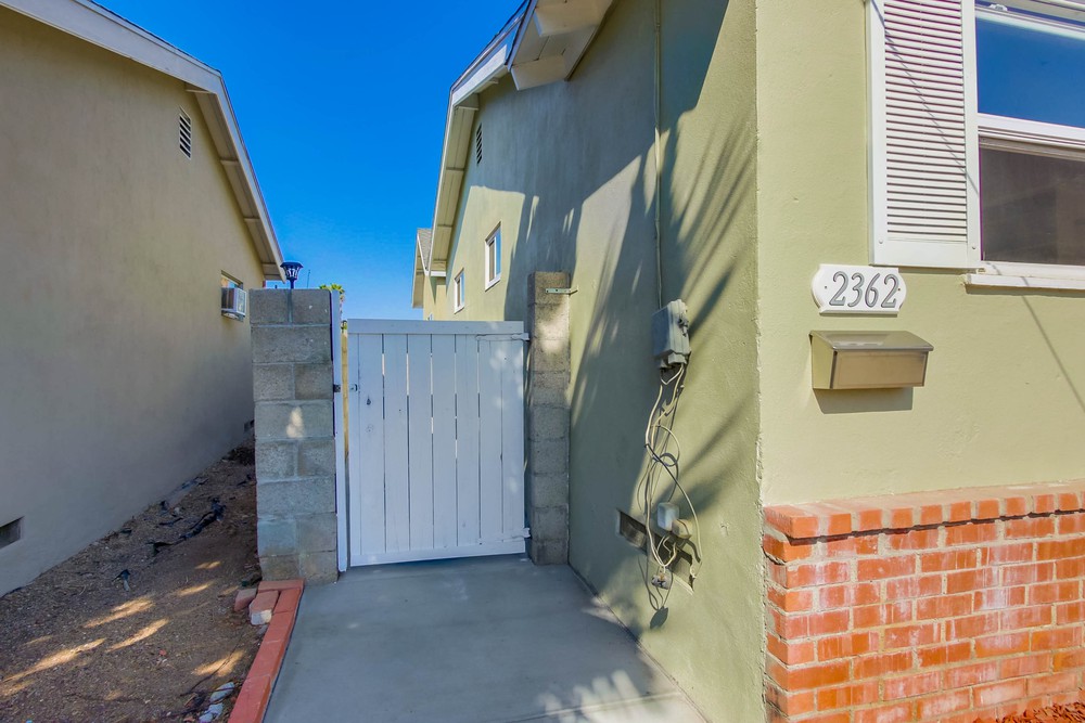 Virtual tour photo 1 of 20 for 2362 Casement St