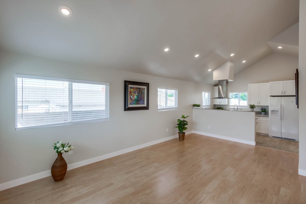 Virtual tour photo 3 of 20 for 2362 Casement St