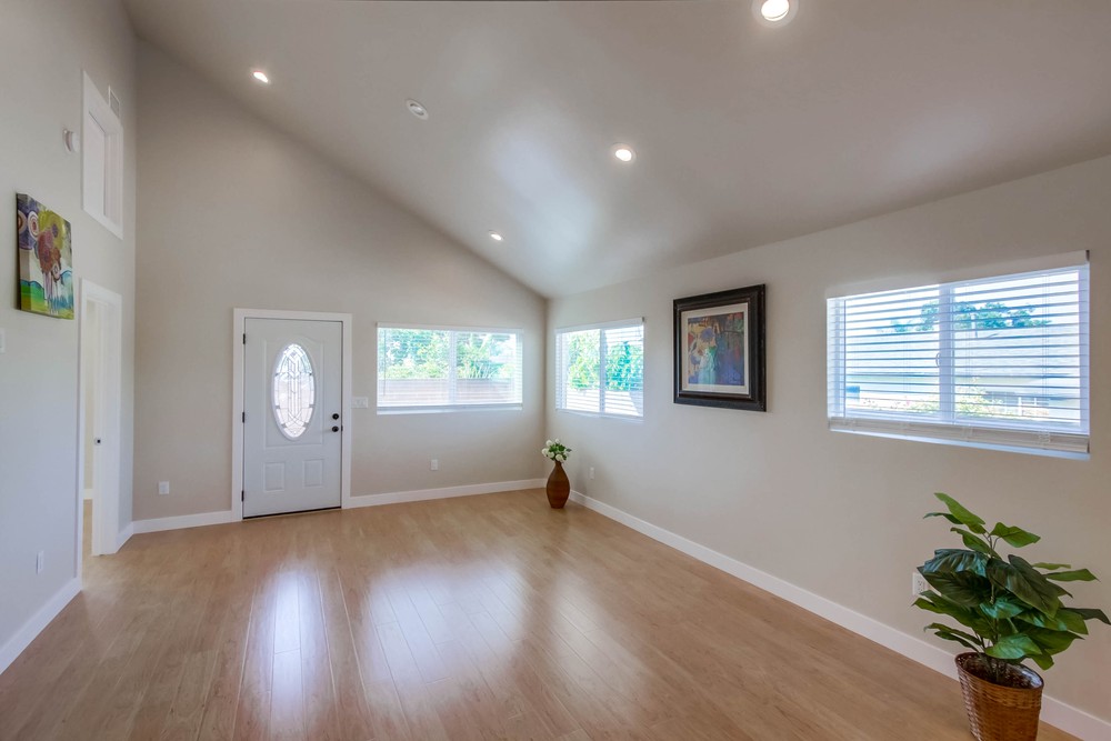 Virtual tour photo 5 of 20 for 2362 Casement St