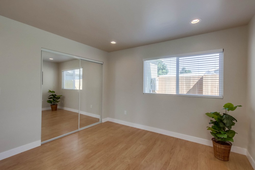Virtual tour photo 13 of 20 for 2362 Casement St