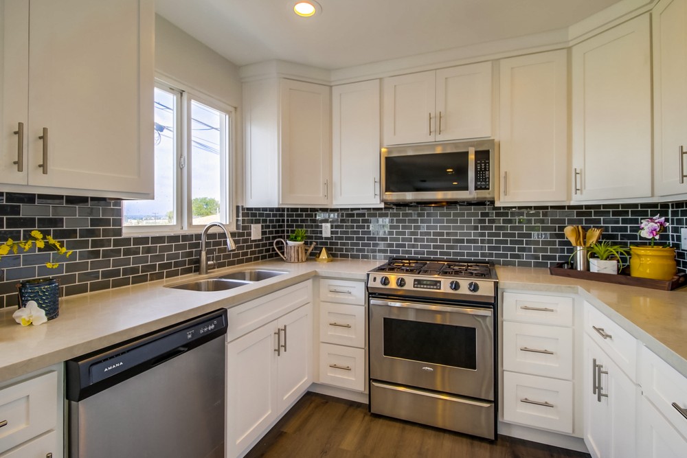 Virtual tour photo 13 of 45 for 2365 Comstock St
