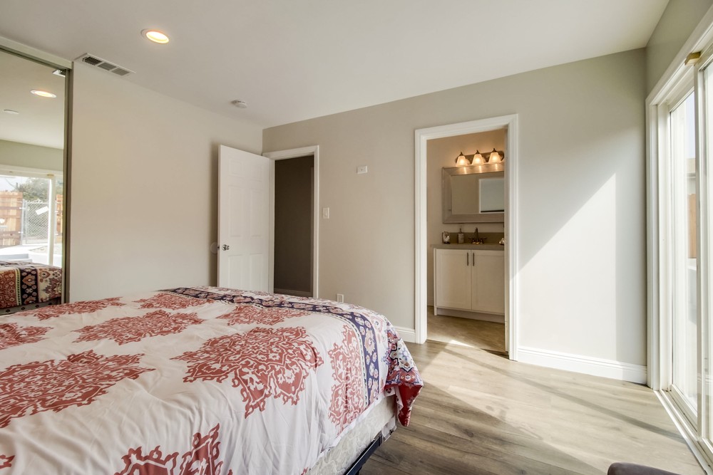 Virtual tour photo 21 of 45 for 2365 Comstock St