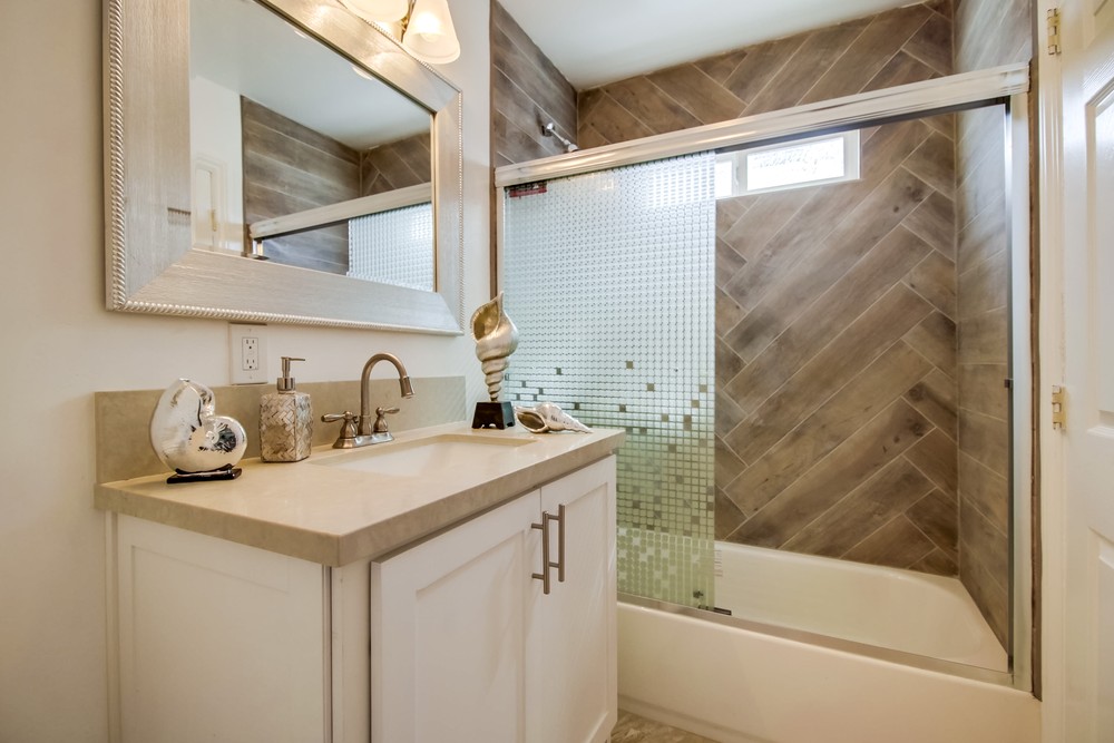 Virtual tour photo 22 of 45 for 2365 Comstock St