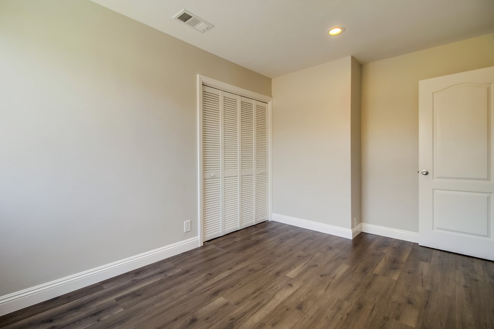 Virtual tour photo 25 of 45 for 2365 Comstock St