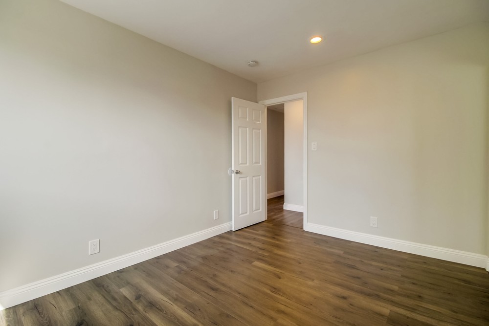 Virtual tour photo 28 of 45 for 2365 Comstock St