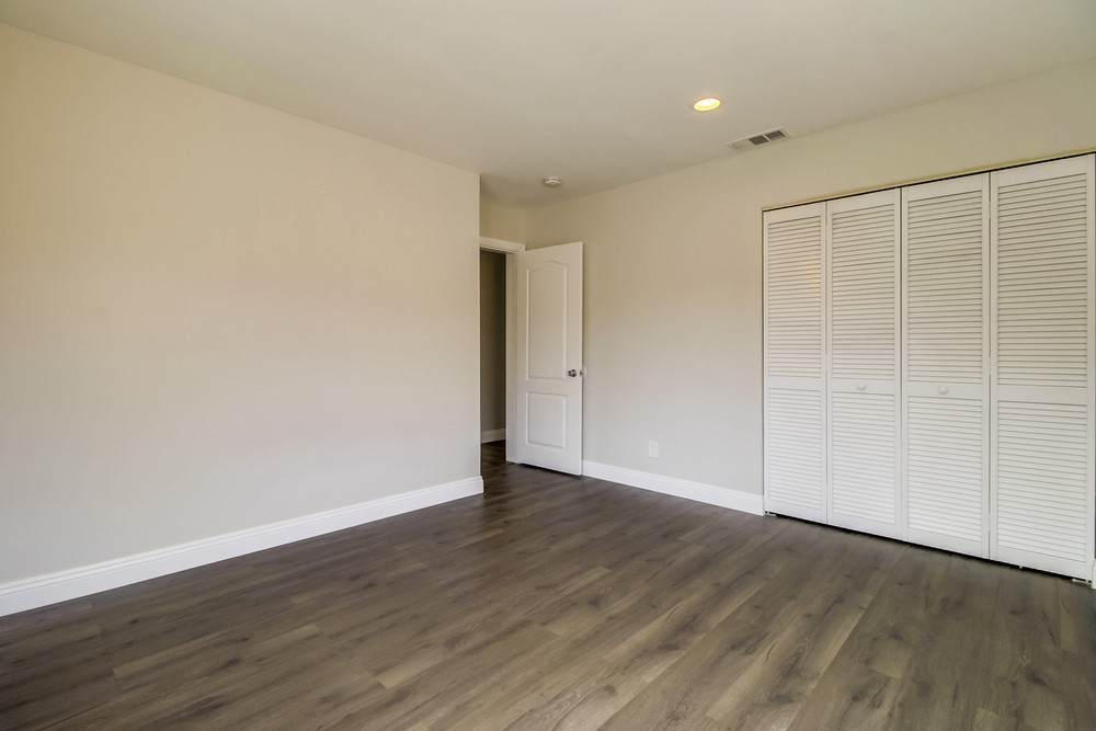 Virtual tour photo 31 of 45 for 2365 Comstock St