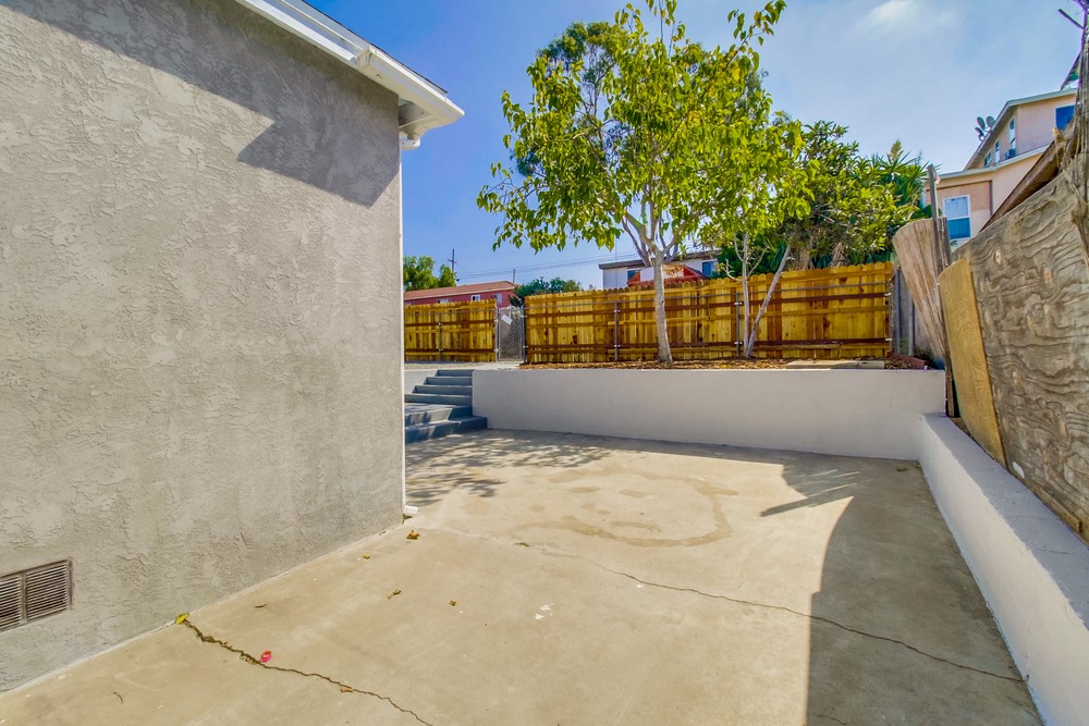 Virtual tour photo 33 of 45 for 2365 Comstock St