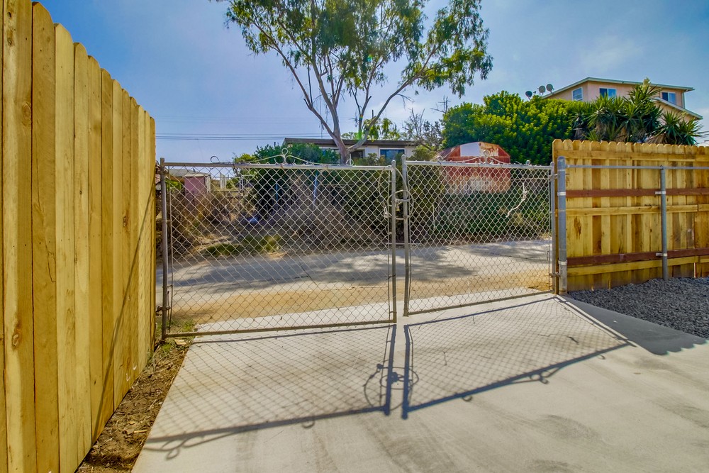 Virtual tour photo 41 of 45 for 2365 Comstock St