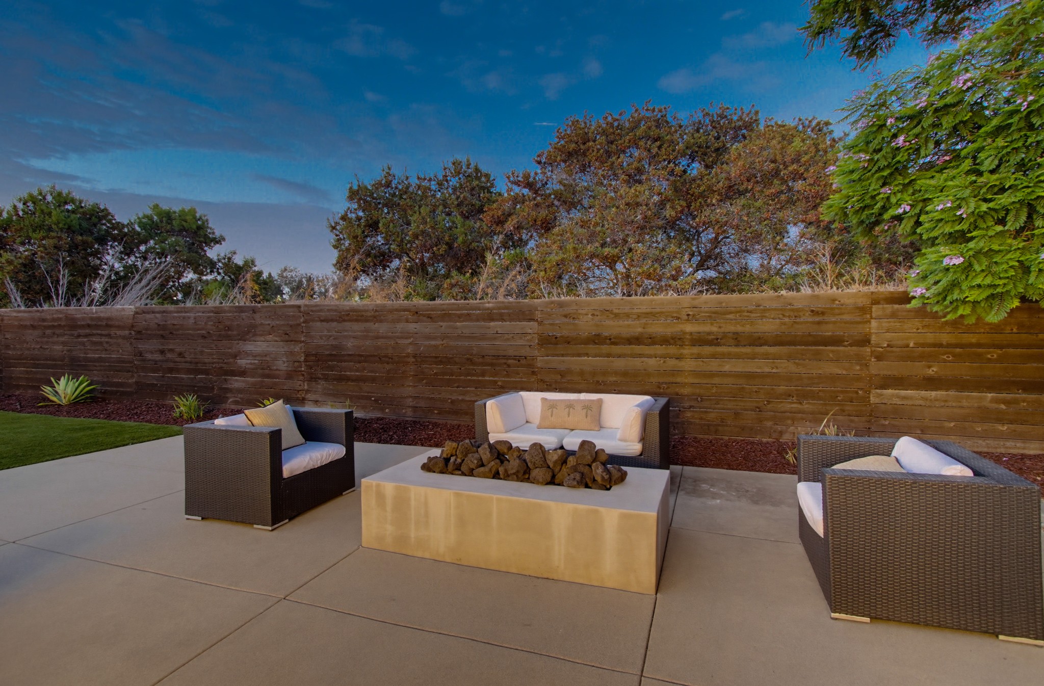 Virtual tour photo 12 of 67 for 2367 Salisbury Dr