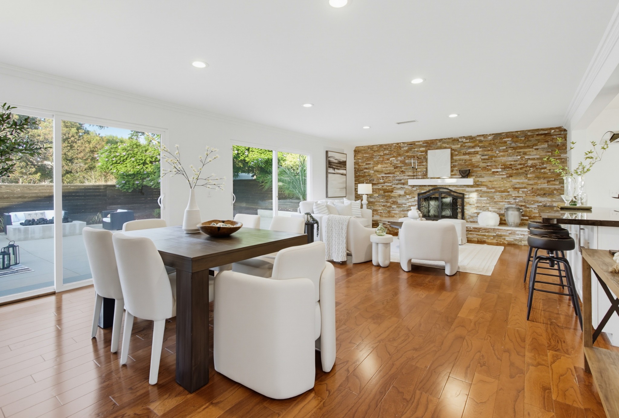 Virtual tour photo 16 of 67 for 2367 Salisbury Dr